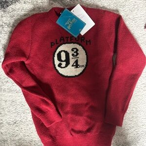 Warner Bros. Red Harry Potter Sweater platform 9 3/4 red new NWT size 5 6 120